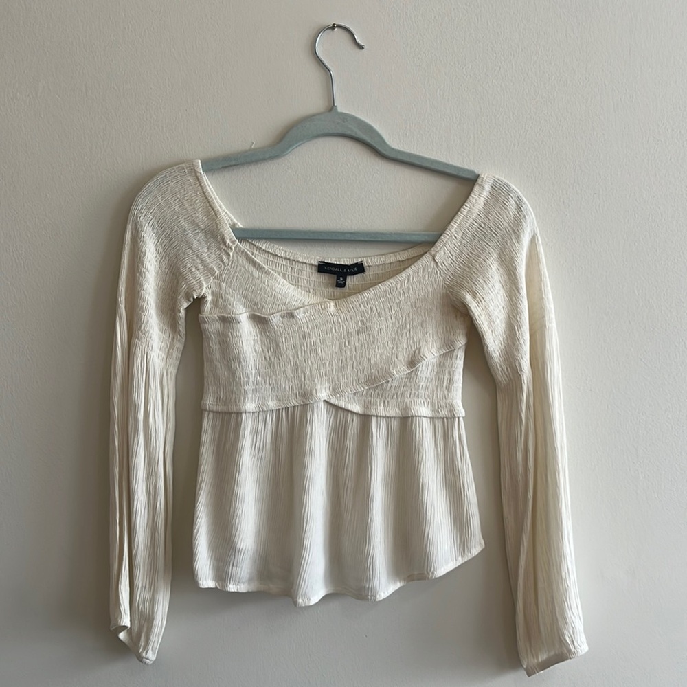 Kendall & Kylie Flowy Cream Blouse Size S